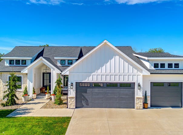 3600 NW 178th Court, Clive, IA 50325