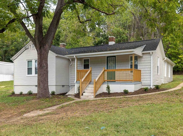 1808 SHENANDOAH AVE, WAYNESBORO, VA 22980
