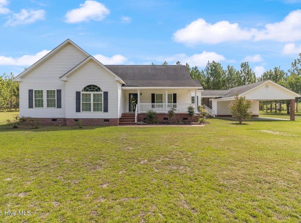 771 Mount Olive Road, Bladenboro, NC 28320