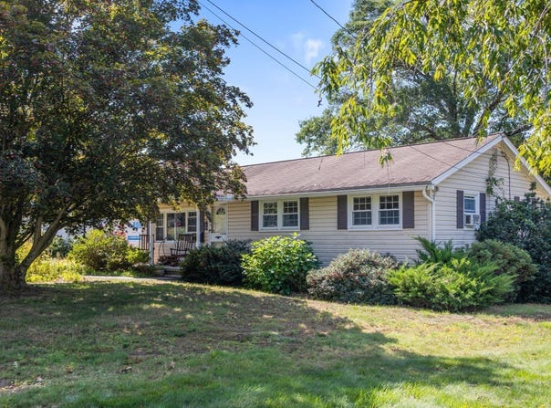 23 Pearson St, Chelmsford, MA 01824