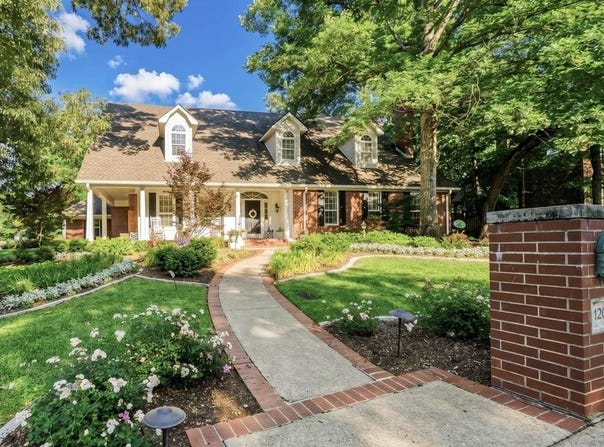 1200 Lesley Ln., Longview, TX 75604