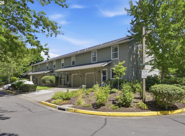 3743 WESTLEIGH St, Eugene, OR 97405