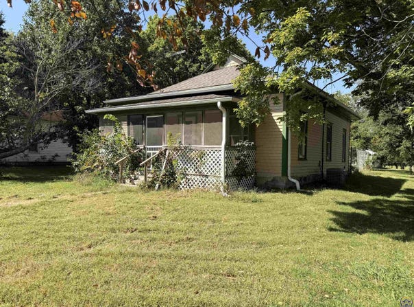 437 Whiting ST, Whiting, KS 66552
