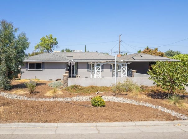 2995 E Buckingham Way, Fresno, CA 93726