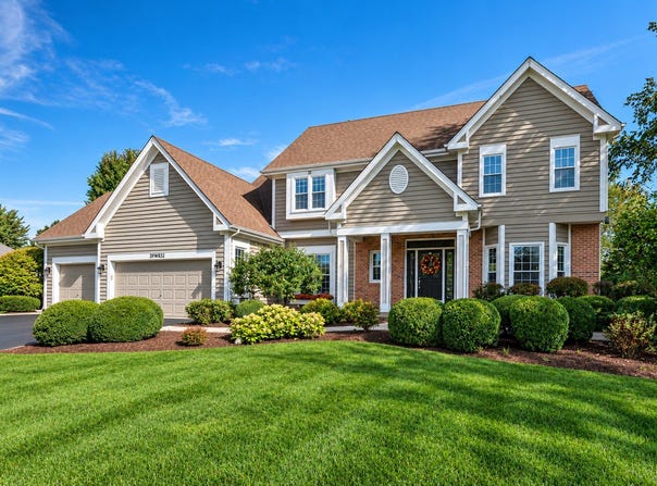 39W832 Carl Sandburg Road, St. Charles, IL 60175
