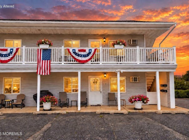 84 Grand Central Avenue, Lavallette, NJ 08735
