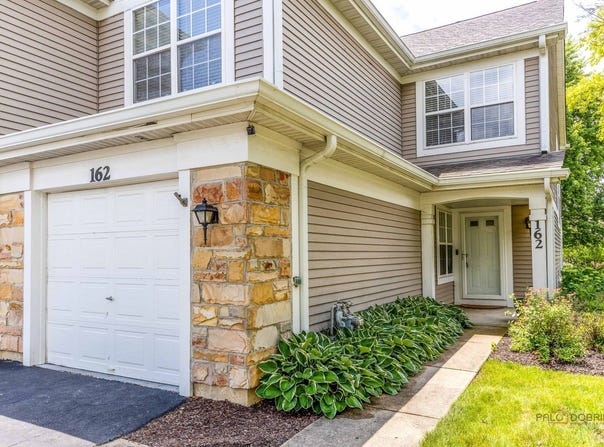 162 Fairfield Lane, Carol Stream, IL 60188