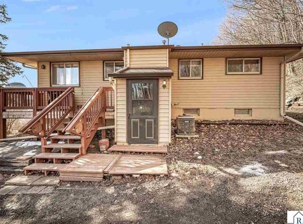 48050 Old River Bluff Road, St. Peter, MN 56082