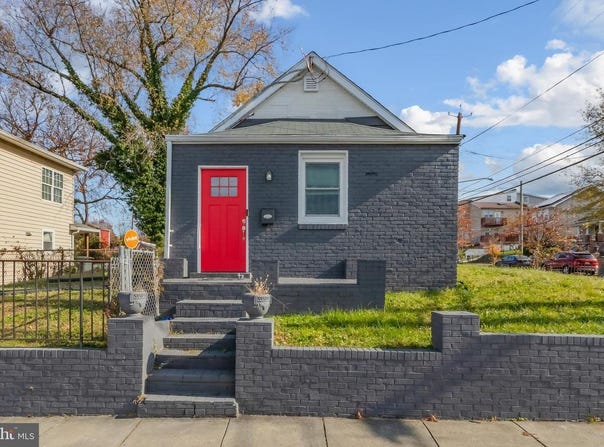 1101 51ST PL NE, WASHINGTON, DC 20019