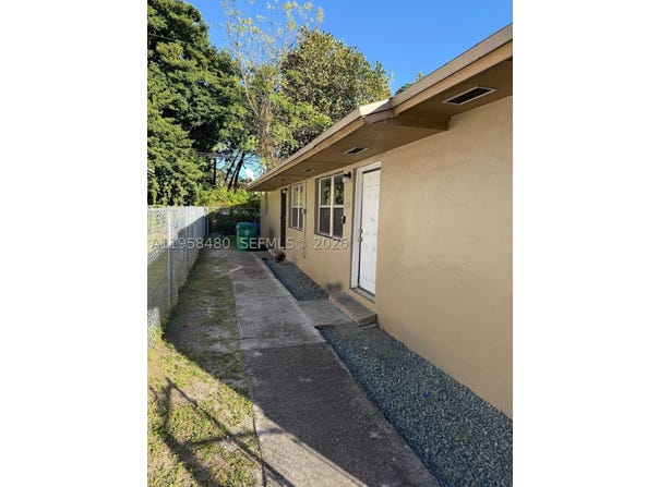 6745 NW 4th Ct, Miami, FL 33150