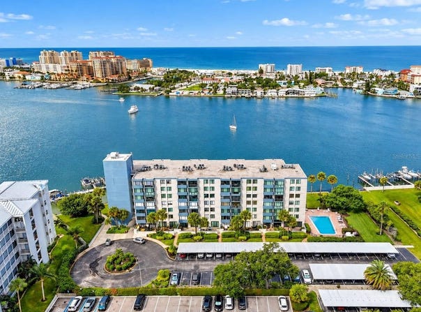 644 ISLAND Way, CLEARWATER, FL 33767