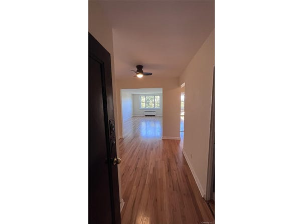 290 Collins Avenue, Fleetwood, NY 10552