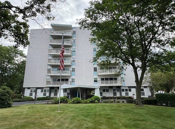 275 N Portage Path, Akron, OH 44303
