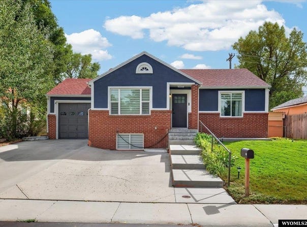 1905 Hyview Dr, Casper, WY 82604