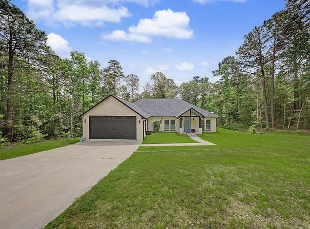 211 McGregor Drive, Brookeland, TX 75931