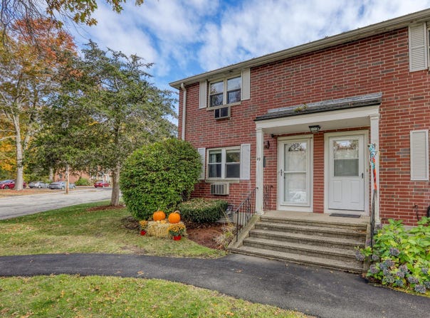 49 Kingston, North Andover, MA 01845