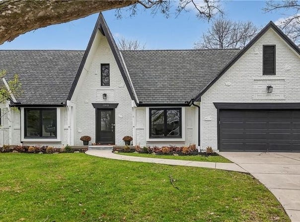12815 Pembroke Circle, Leawood, KS 66209
