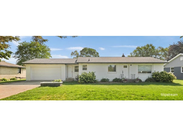 7576 12th Avenue, Jenison, MI 49428
