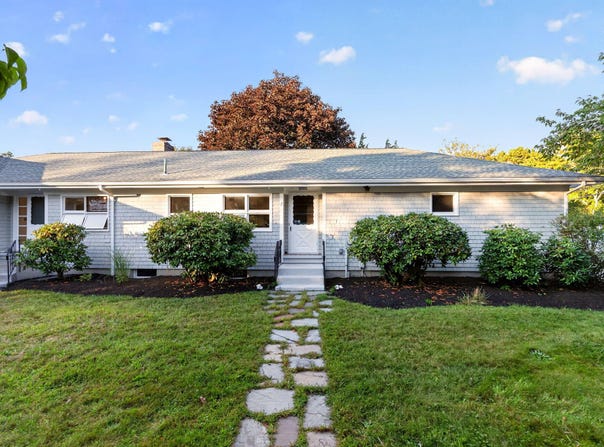 2 Captain Towne Road, East Sandwich, MA 02537