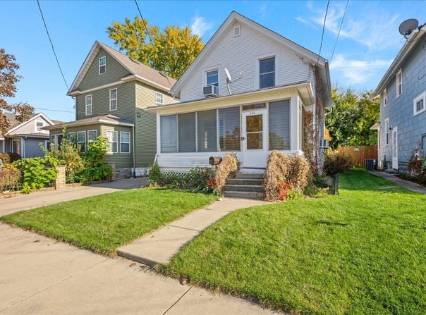 540 Woodlawn Avenue, Aurora, IL 60506