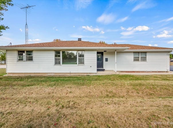 124 E Oak Knoll Drive, Hampshire, IL 60140