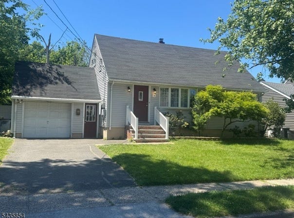 9 Wallace Ln, Woodland Park, NJ 07424-2622