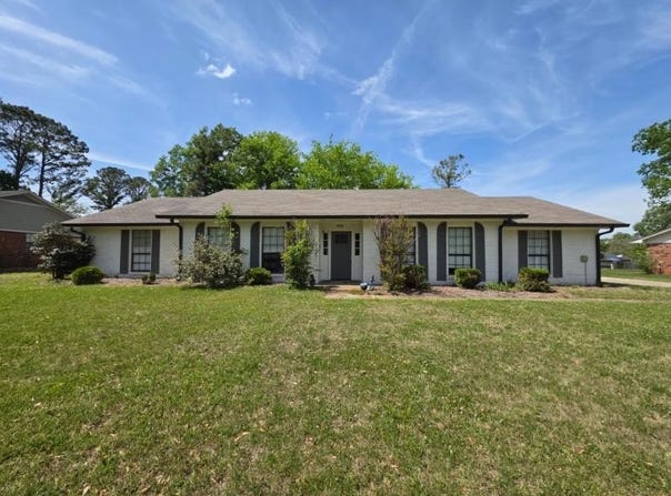 1206 Mockingbird Ln, Tupelo, MS 38801