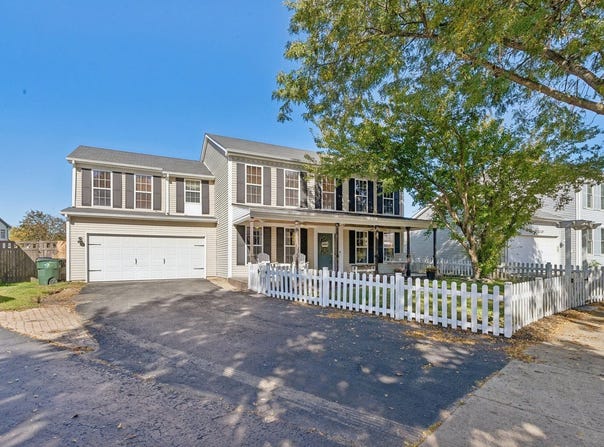 123 Eisenhower Drive, Oswego, IL 60543