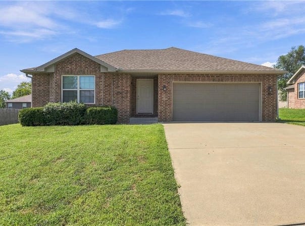 516 Emerson Drive, Belton, MO 64012