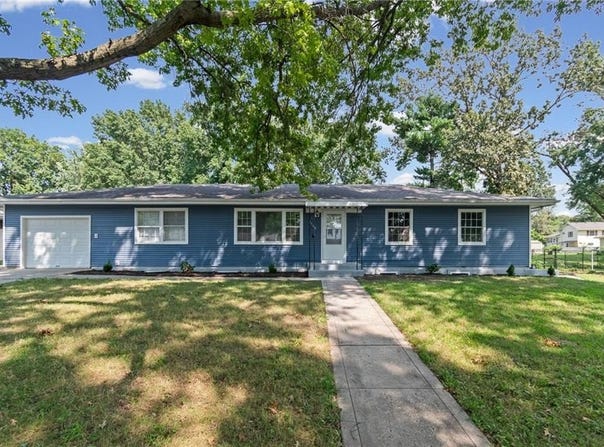 1308 N Cherry Street, Cameron, MO 64429