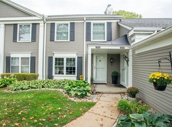2689 Williamsburg Circle, Auburn Hills, MI 48326