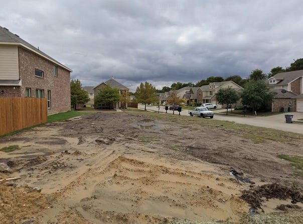 1948 Parkside Mews, Lancaster, TX 75146