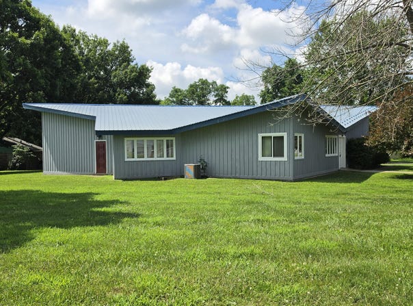 1610 Ashley Rd, Boonville, MO 65233