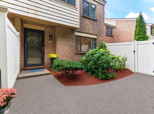 131 Greenbrook Drive, Stoughton, MA 02072