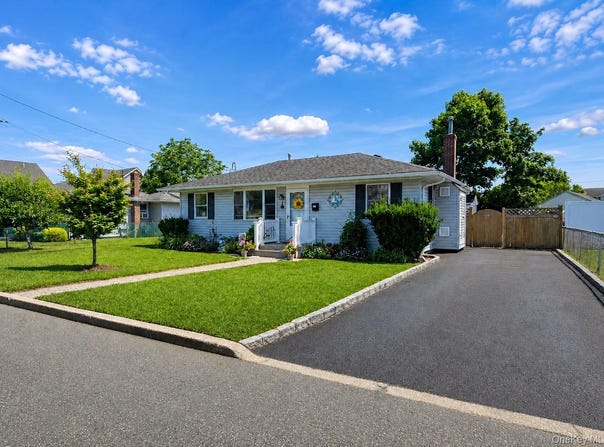 8 Harrison Street, Patchogue, NY 11772