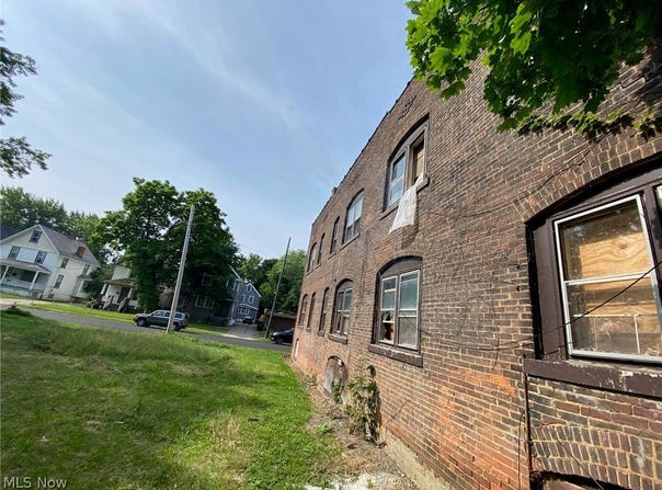 15213 Ridpath Avenue, Cleveland, OH 44110