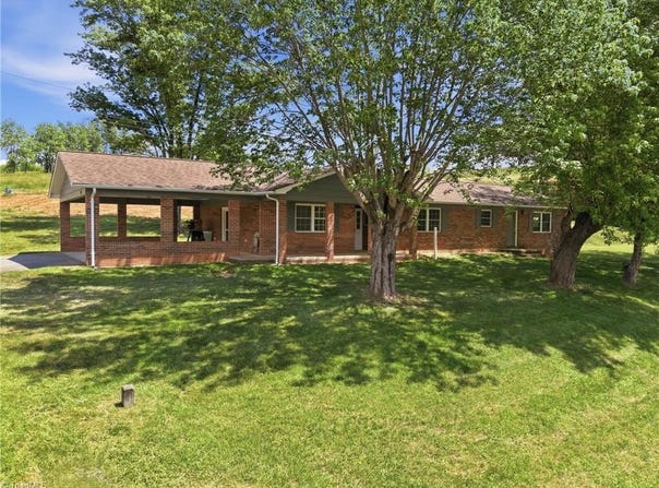 954-1 Parsonsville Road, Purlear, NC 28665