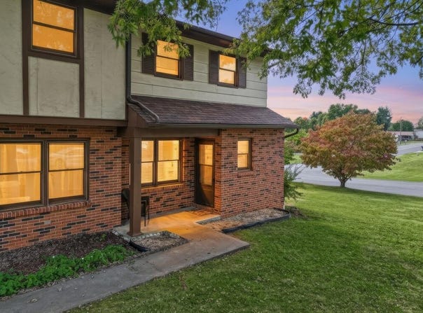 121 Oakcrest Circle, Bristol, VA 24201