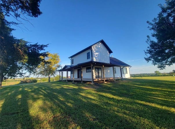 3271 190th St, Ainsworth, IA 52201
