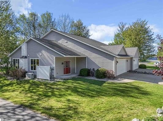122 Davidsen Shrs Drive, Cadillac, MI 49601