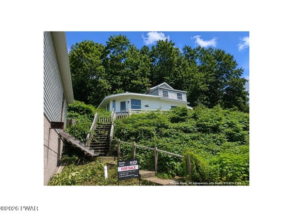 794 Coxton Road, Duryea, PA 18642