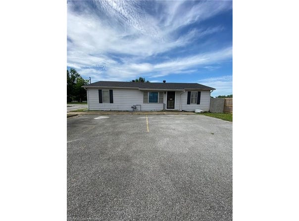 2377 E Emma AVE, Springdale, AR 72764