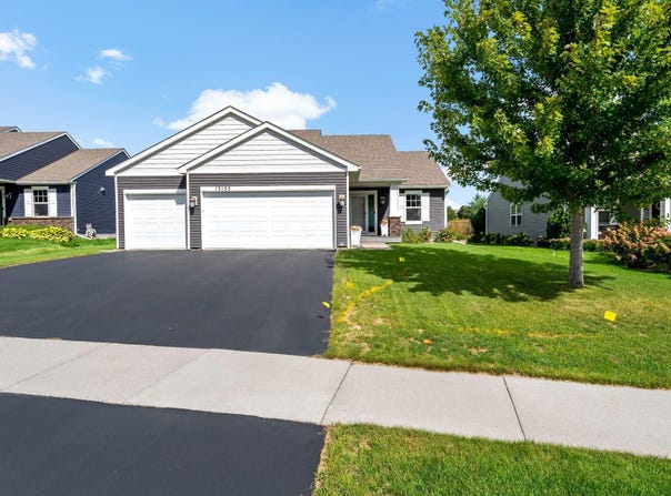 15135 Emory Circle, Apple Valley, MN 55124