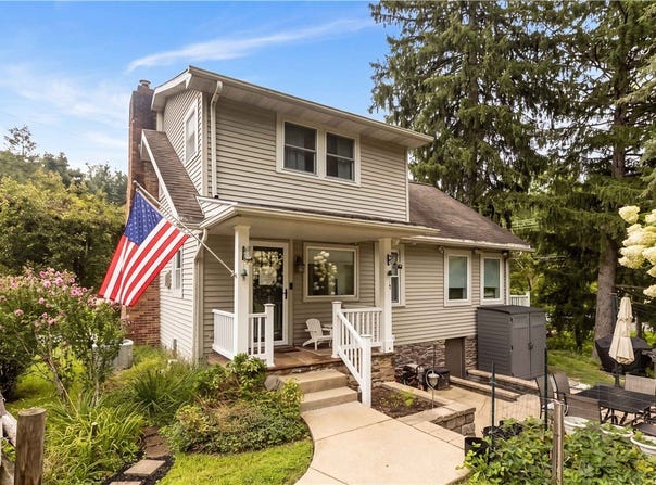 9 Fulton Rd, North Strabane, PA 15317