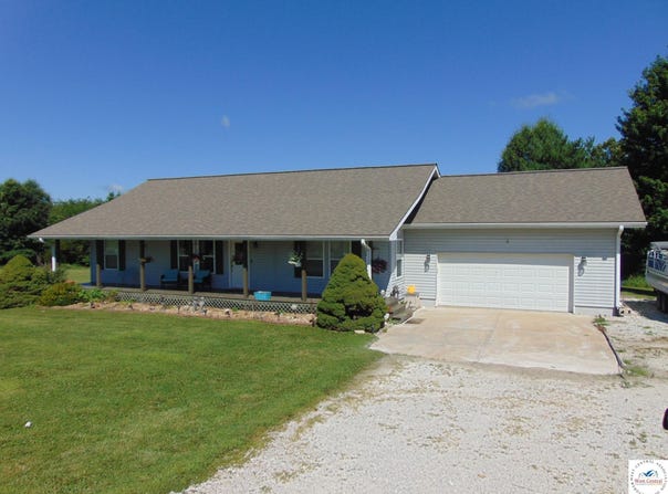 107 N Deercreek Drive, Clinton, MO 64735