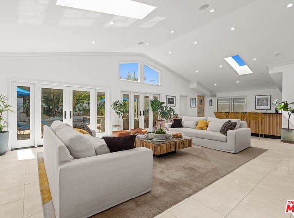 14236 Margate St, Sherman Oaks, CA 91401