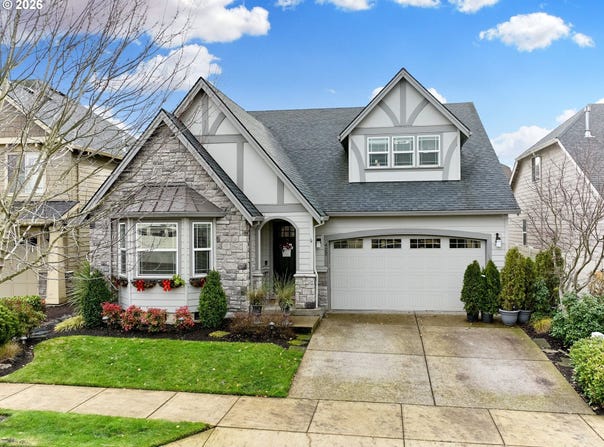 422 TURNBERRY Ave, Woodburn, OR 97071