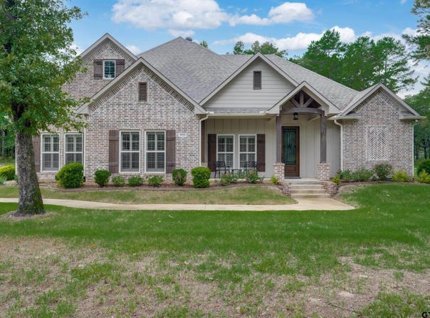 3113 SHADOW PINE DR, LaRue, TX 75770