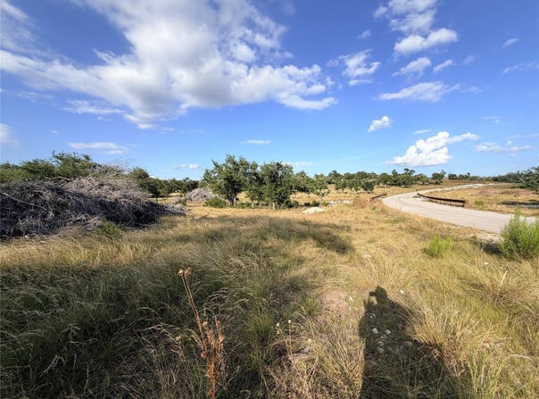 285 Brooklyn Dr, Mountain Home, TX 78058