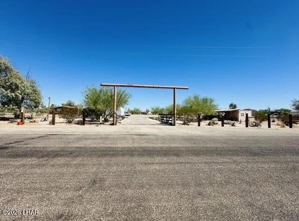 25295 Ochoco Way, Bouse, AZ 85325
